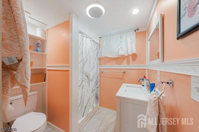 40 Buttonwood Drive, Sayreville, NJ 08859