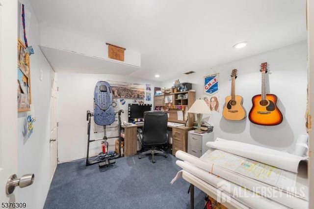 40 Buttonwood Drive, Sayreville, NJ 08859