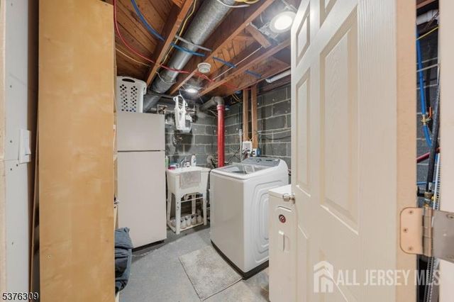 40 Buttonwood Drive, Sayreville, NJ 08859