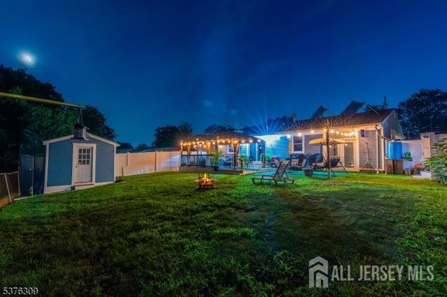 40 Buttonwood Drive, Sayreville, NJ 08859