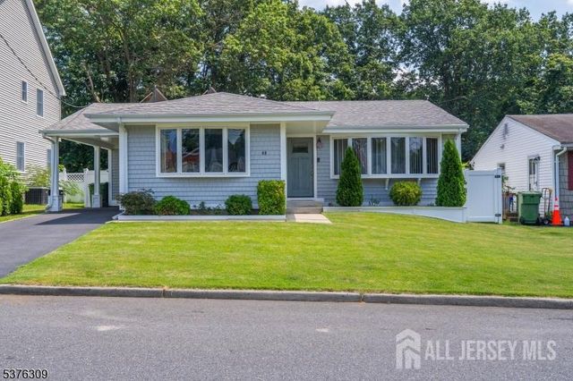 40 Buttonwood Drive, Sayreville, NJ 08859
