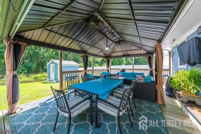 40 Buttonwood Drive, Sayreville, NJ 08859
