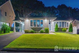 40 Buttonwood Drive, Sayreville, NJ 08859
