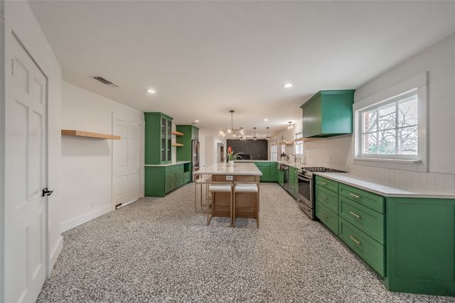 5917 Jacqueline Road, Fort Worth, TX 76112