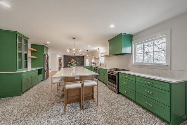 5917 Jacqueline Road, Fort Worth, TX 76112