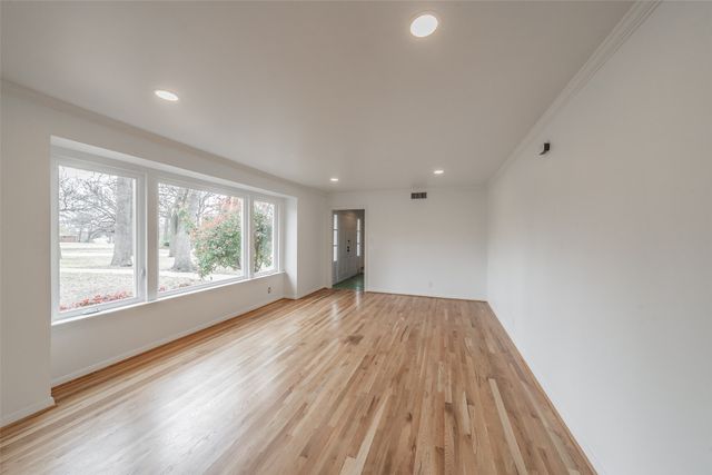 5917 Jacqueline Road, Fort Worth, TX 76112