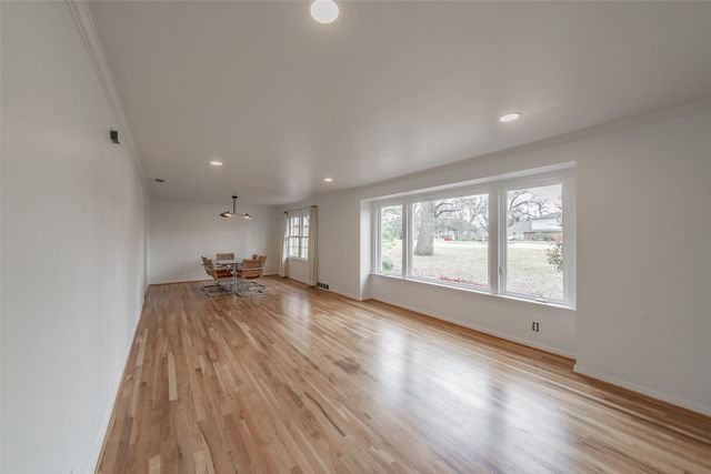 5917 Jacqueline Road, Fort Worth, TX 76112