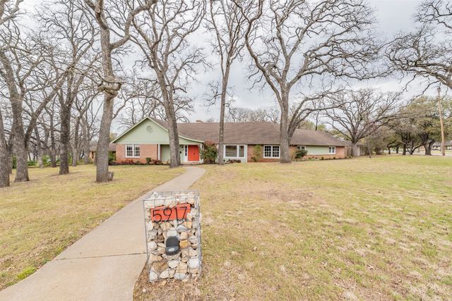 5917 Jacqueline Road, Fort Worth, TX 76112