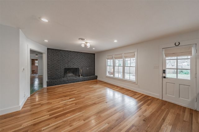 5917 Jacqueline Road, Fort Worth, TX 76112