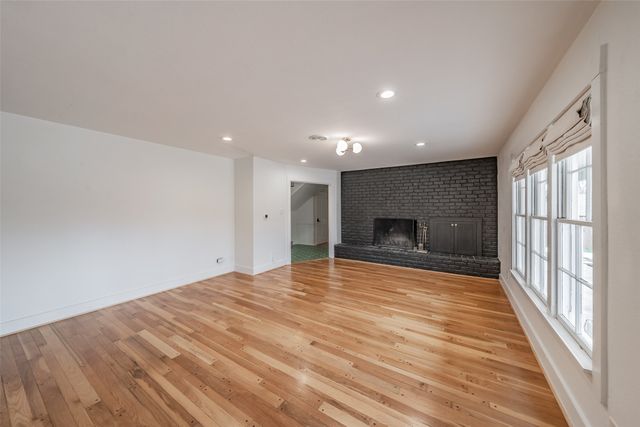 5917 Jacqueline Road, Fort Worth, TX 76112