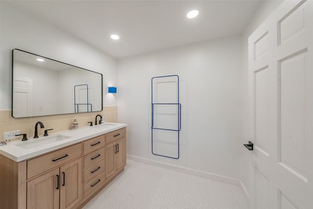 5917 Jacqueline Road, Fort Worth, TX 76112