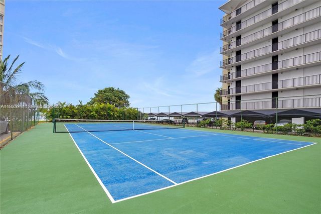 880 NE 69th St 14H, Miami, FL 33138