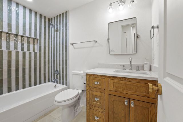 10801 Middle Knoll Drive, Dallas, TX 75238
