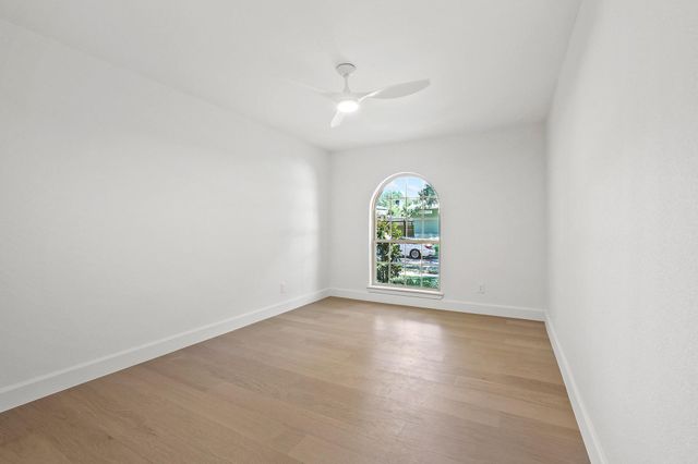 10801 Middle Knoll Drive, Dallas, TX 75238