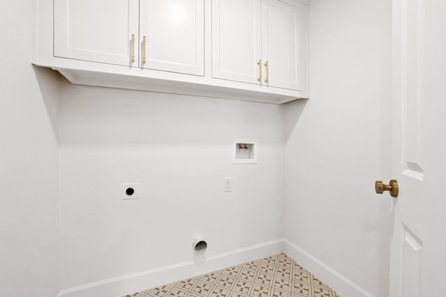 10801 Middle Knoll Drive, Dallas, TX 75238