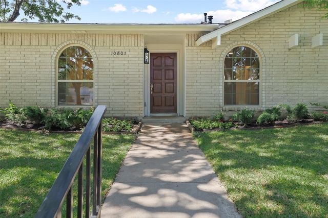 10801 Middle Knoll Drive, Dallas, TX 75238