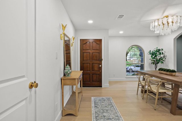 10801 Middle Knoll Drive, Dallas, TX 75238