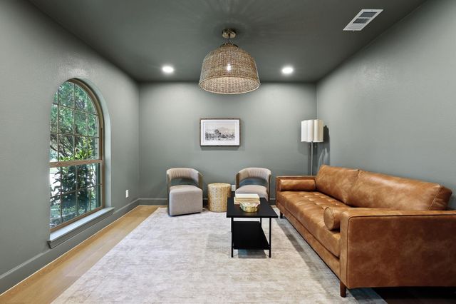 10801 Middle Knoll Drive, Dallas, TX 75238