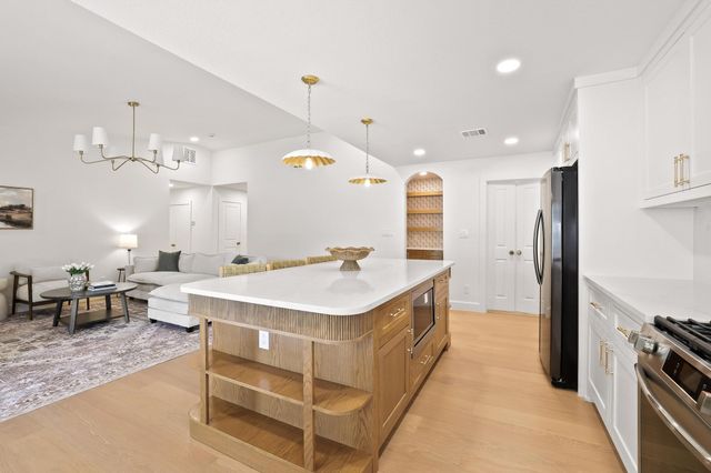 10801 Middle Knoll Drive, Dallas, TX 75238