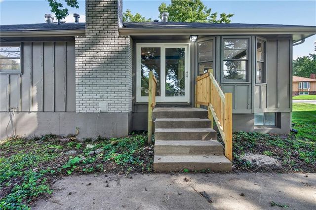 12001 E 57th Street, Kansas City, MO 64133