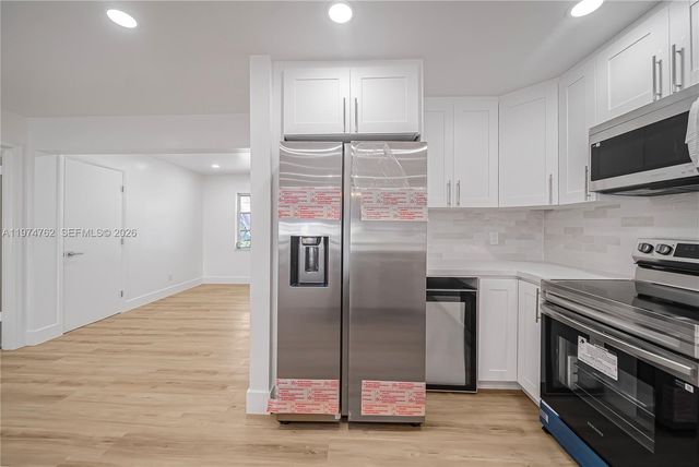 2106 Alfred Dr, Boynton Beach, FL 33426