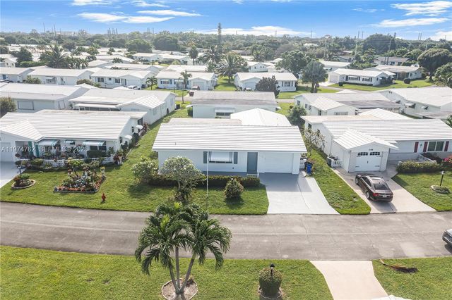 2106 Alfred Dr, Boynton Beach, FL 33426