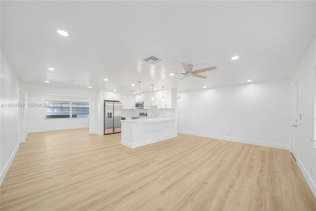 2106 Alfred Dr, Boynton Beach, FL 33426