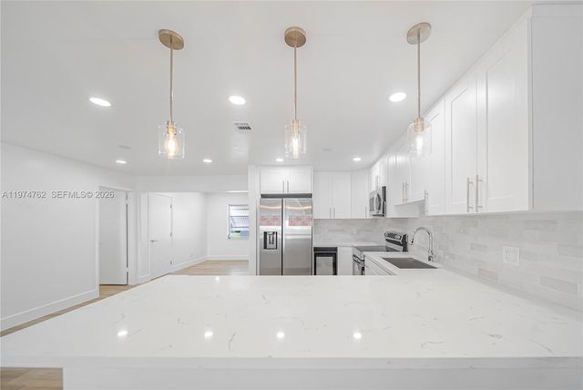 2106 Alfred Dr, Boynton Beach, FL 33426