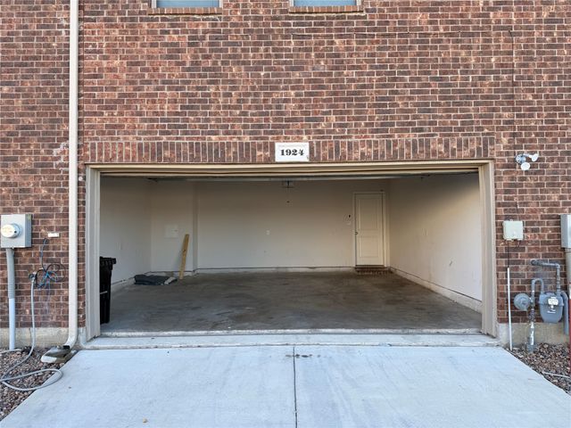 1924 Buffalo Hill Drive, Mesquite, TX 75149