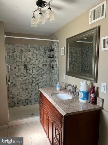 4400 YATES RD, Bensalem, PA 19020