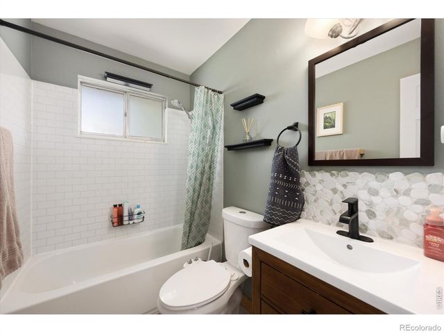 811 Table Mountain Court, Windsor, CO 80550