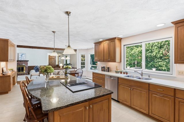 15 Silver Hill Rd, Acton, MA 01720