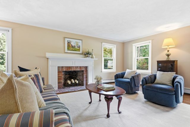 15 Silver Hill Rd, Acton, MA 01720