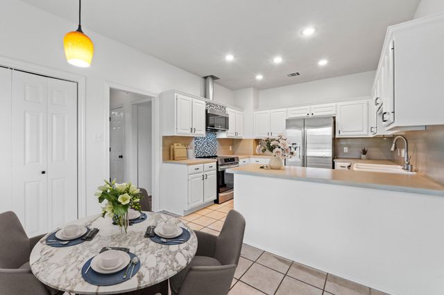 8105 Coyote RDG, Austin, TX 78737