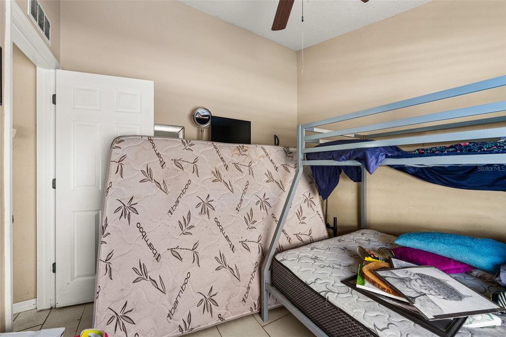 Image 9 of property listing at 7865 PINE FORK DRIVE, Orlando, FL 32822