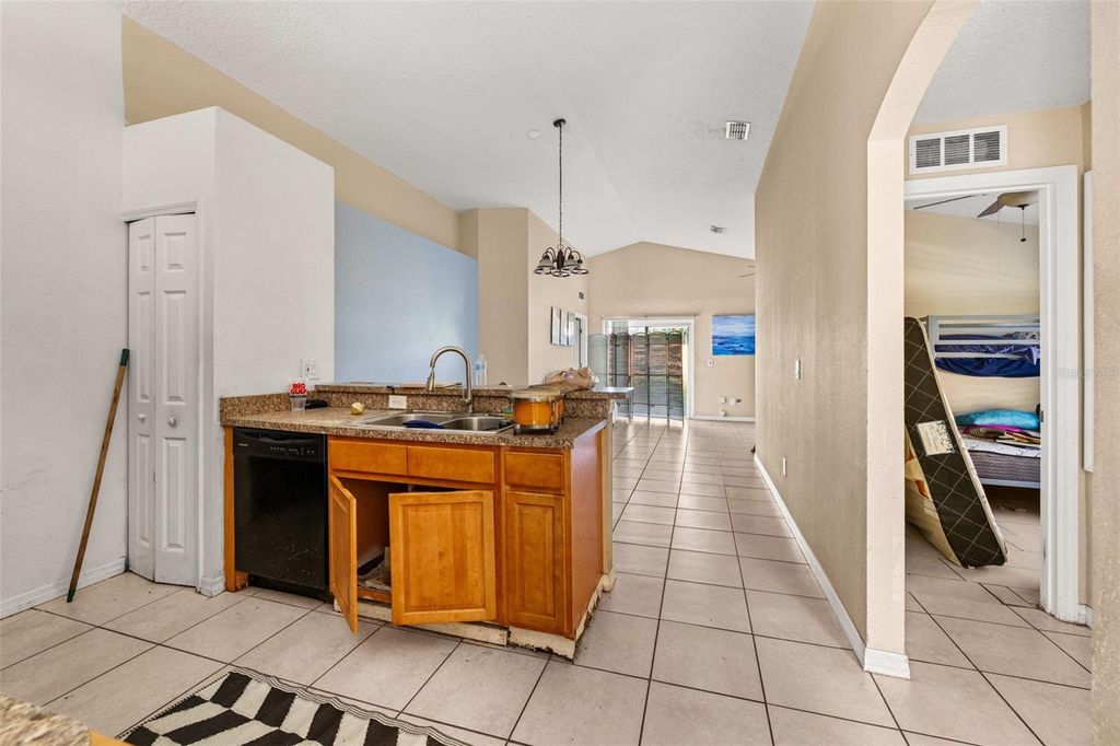Image 10 of property listing at 7865 PINE FORK DRIVE, Orlando, FL 32822