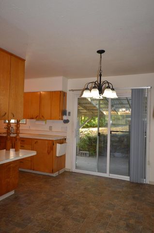 1112 NW Bellevue Place, Grants Pass, OR 97526