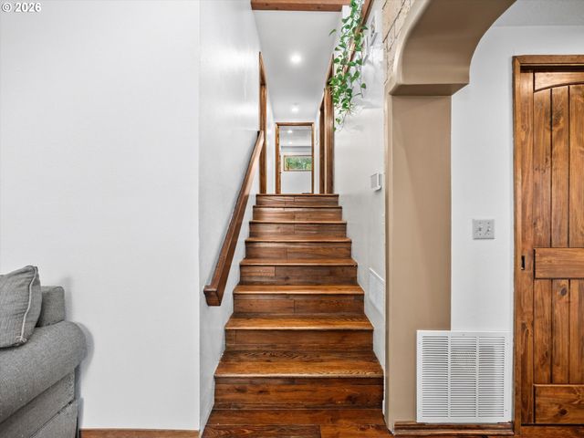 48 EAGLE CREST Dr 1A, Lake Oswego, OR 97035