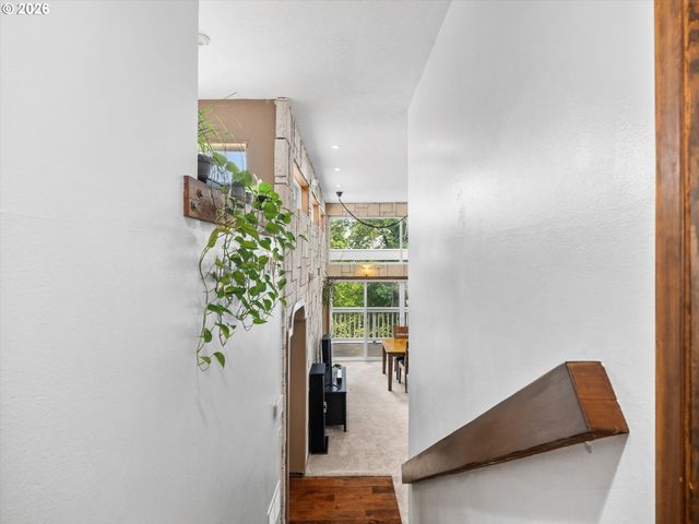 48 EAGLE CREST Dr 1A, Lake Oswego, OR 97035