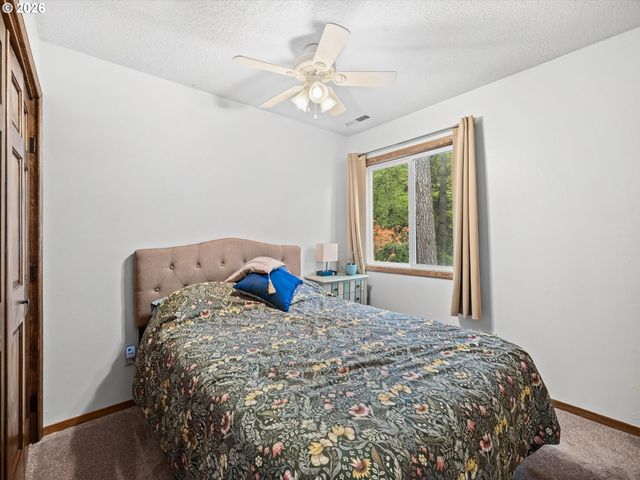 48 EAGLE CREST Dr 1A, Lake Oswego, OR 97035