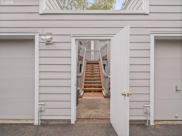 48 EAGLE CREST Dr 1A, Lake Oswego, OR 97035