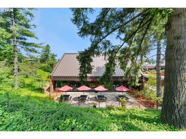 48 EAGLE CREST Dr 1A, Lake Oswego, OR 97035
