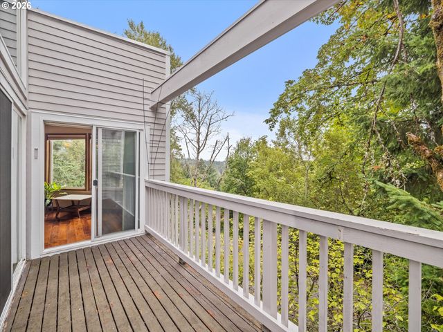 48 EAGLE CREST Dr 1A, Lake Oswego, OR 97035