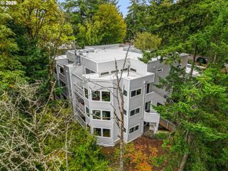 48 EAGLE CREST Dr 1A, Lake Oswego, OR 97035