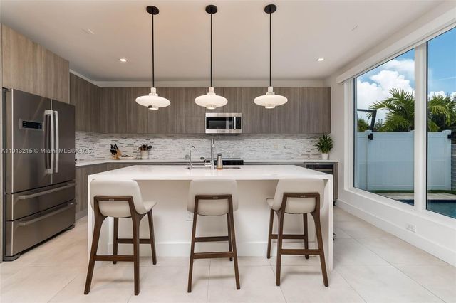 6745 NW 103rd Ave, Doral, FL 33178