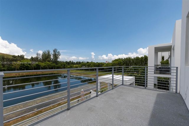 6745 NW 103rd Ave, Doral, FL 33178