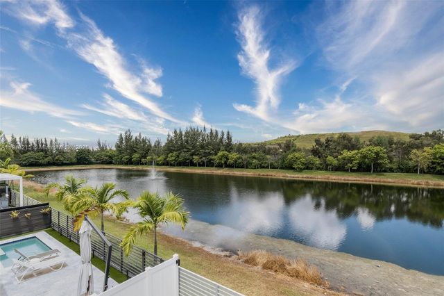 6745 NW 103rd Ave, Doral, FL 33178