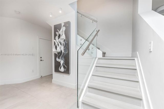 6745 NW 103rd Ave, Doral, FL 33178