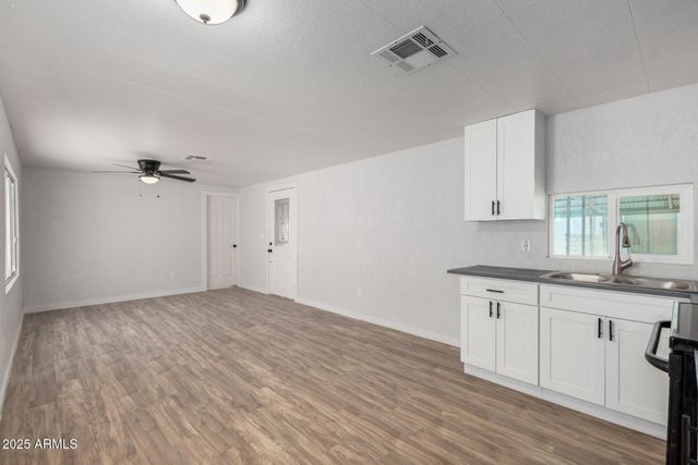 2050 W DUNLAP Avenue D42, Phoenix, AZ 85021