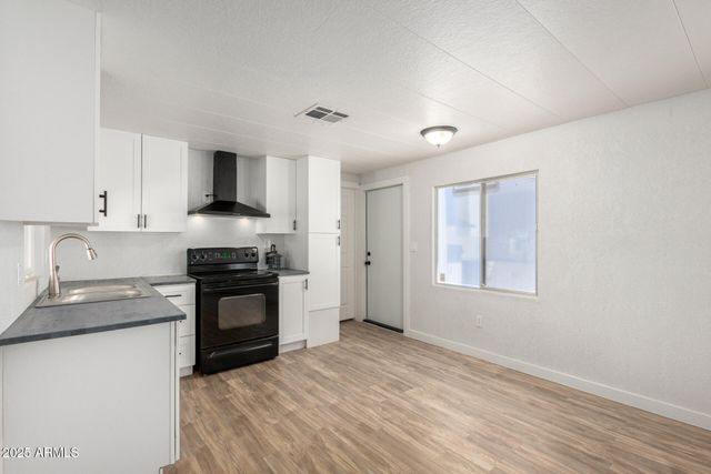 2050 W DUNLAP Avenue D42, Phoenix, AZ 85021